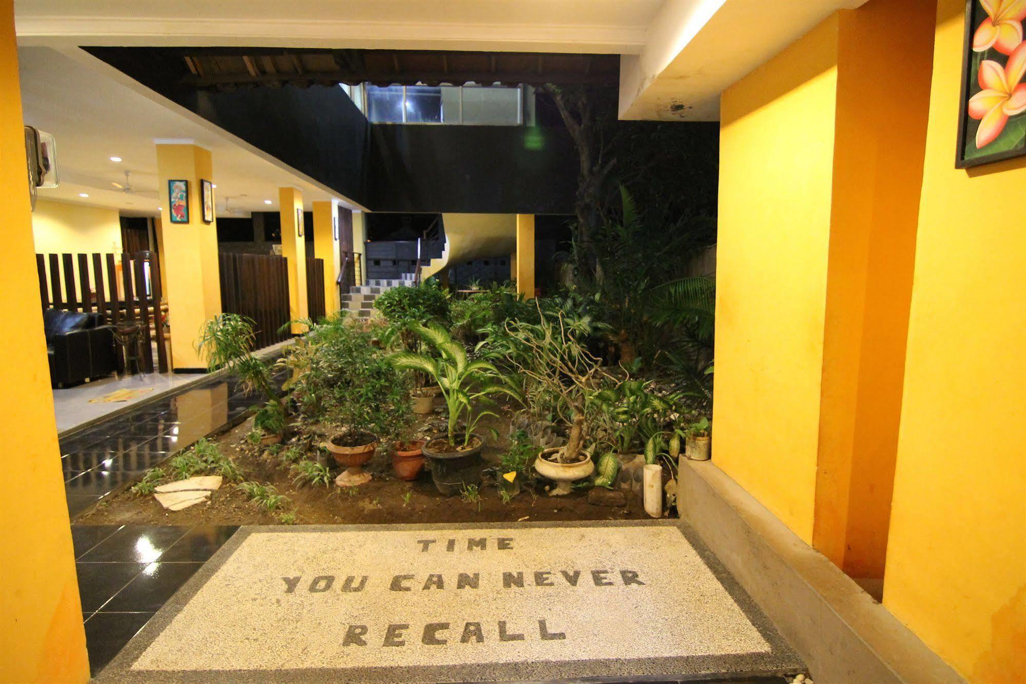 Ct1 Bali Bed & Breakfast กูตา ภายนอก รูปภาพ